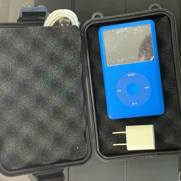 Custom blue iPod classic 7th gen - Picture 3 of 3